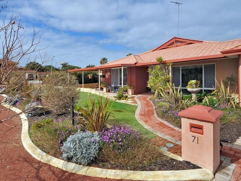 71 Admiralty Cres, Halls Head WA 6210