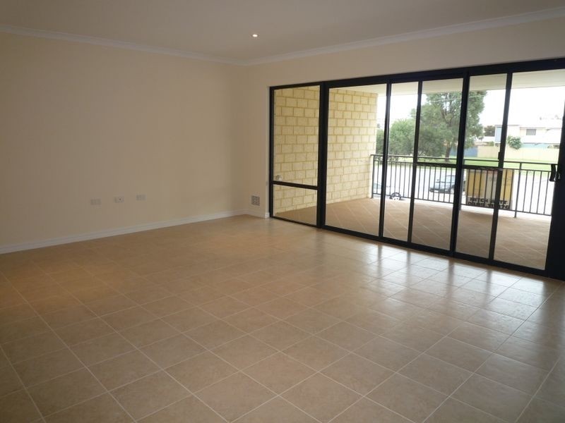 4/5 Hackett Street, Mandurah WA 6210