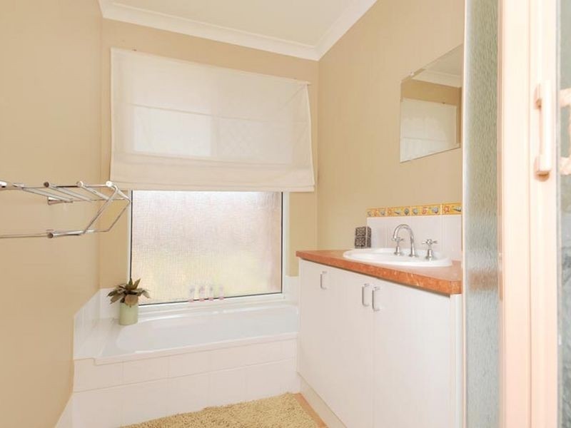 71 Admiralty Crescent, Halls Head WA 6210