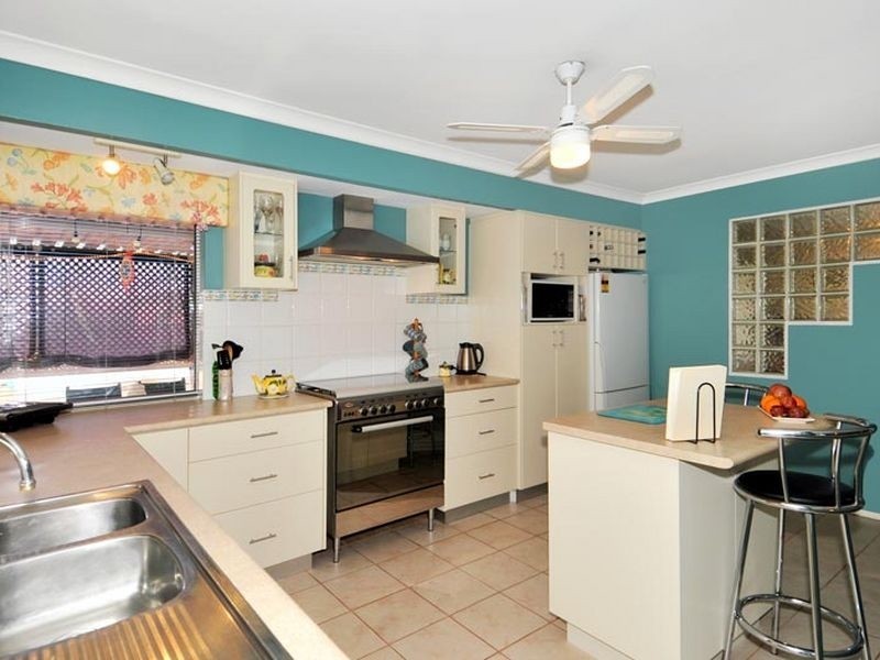 71 Admiralty Crescent, Halls Head WA 6210