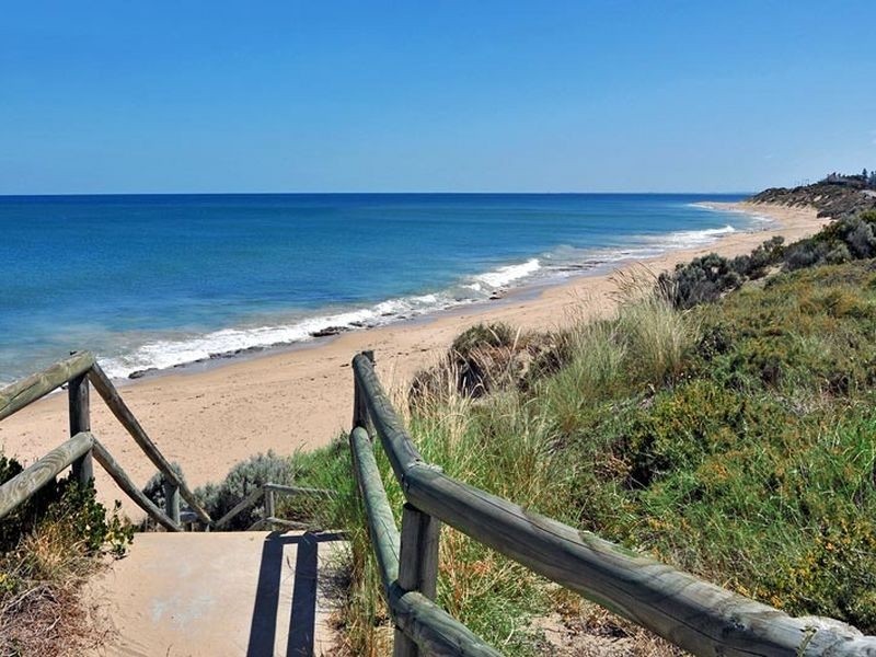 71 Admiralty Crescent, Halls Head WA 6210