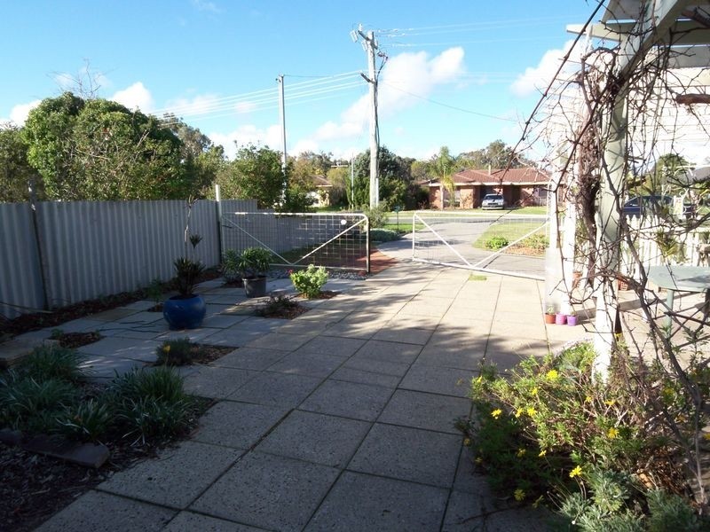 1/2 Kingfisher Drive, North Yunderup WA 6208