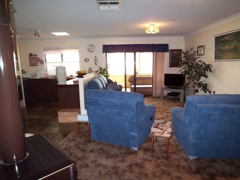 4 Kincaid Road, Greenfields WA 6210