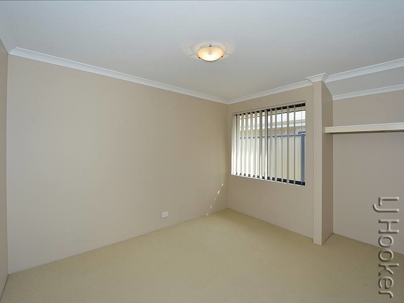 17 Camden Way, Meadow Springs WA 6210