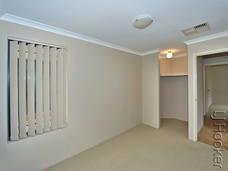 17 Camden Way, Meadow Springs WA 6210