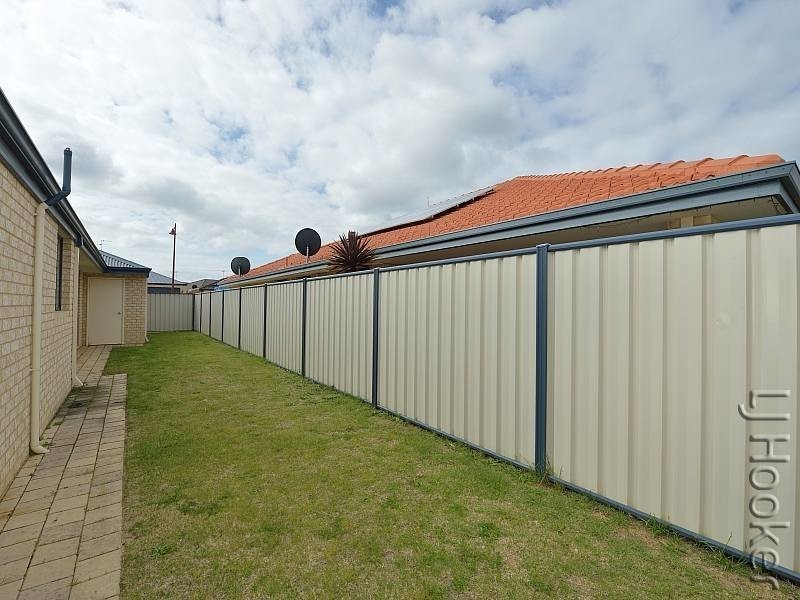 17 Camden Way, Meadow Springs WA 6210