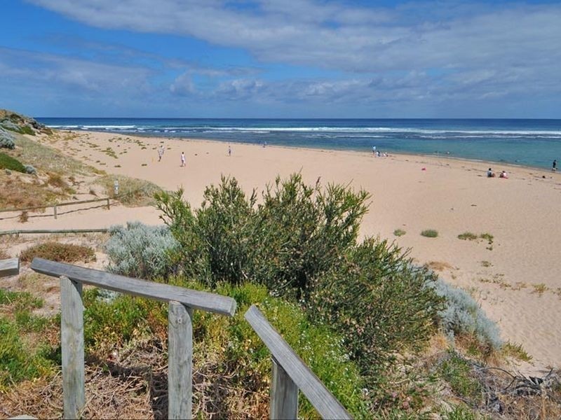 16 Pelsaert Way, Wannanup WA 6210