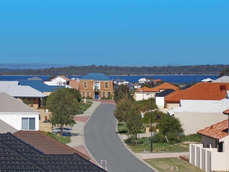 16 Pelsaert Way, Wannanup WA 6210