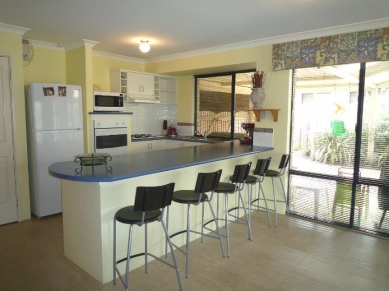 12 Montego Way, Halls Head WA 6210