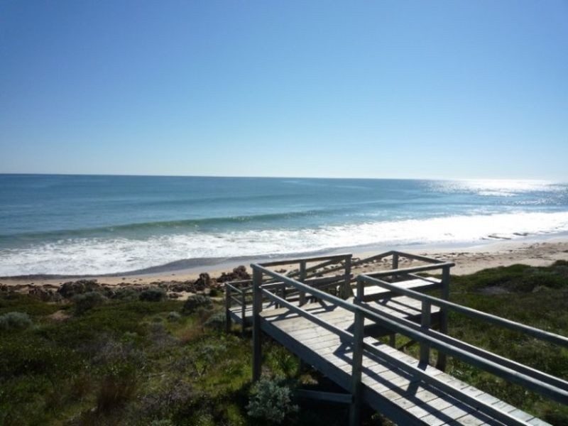 12 Montego Way, Halls Head WA 6210