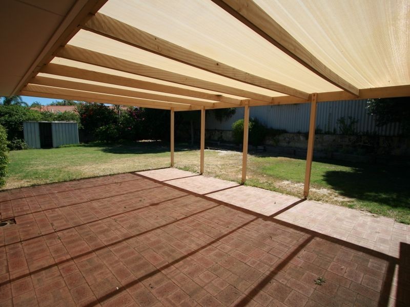 10 Camellia Court, Halls Head WA 6210