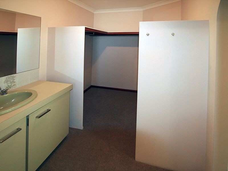 10 Camellia Court, Halls Head WA 6210