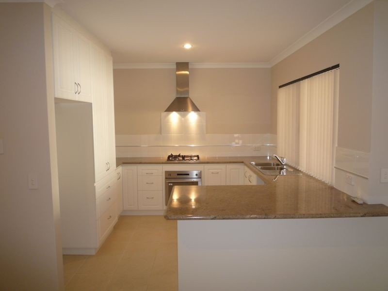 2/83 Tuckey Street, Mandurah WA 6210