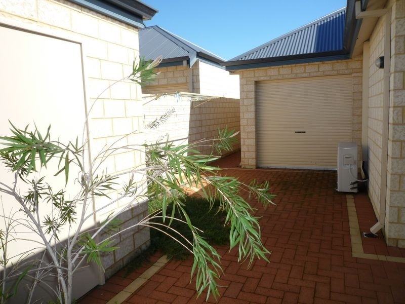 2/83 Tuckey Street, Mandurah WA 6210