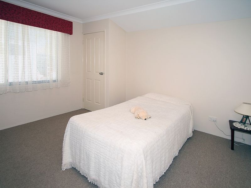 16 Glenelg Way, Meadow Springs WA 6210
