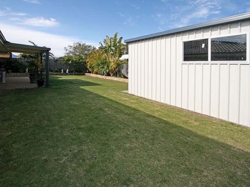 16 Glenelg Way, Meadow Springs WA 6210