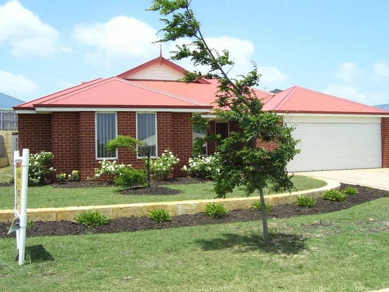 179 Peelwood Parade, Halls Head WA 6210