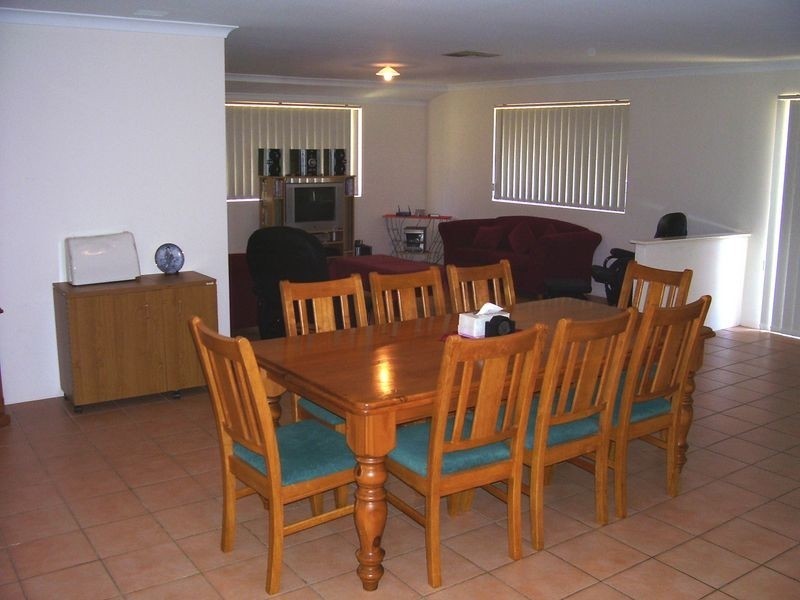 179 Peelwood Parade, Halls Head WA 6210