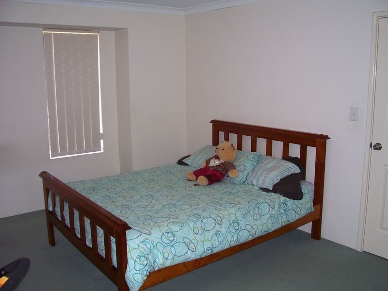 179 Peelwood Parade, Halls Head WA 6210