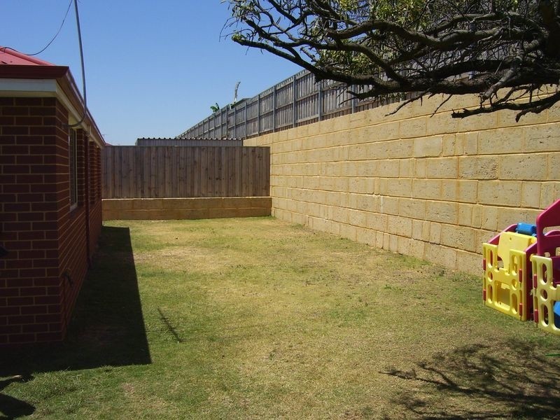 179 Peelwood Parade, Halls Head WA 6210