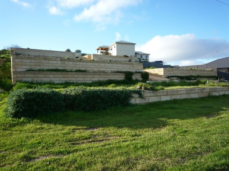 1/92 Janis Street, Halls Head WA 6210