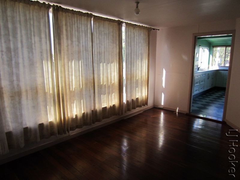 9 Hill Street, Halls Head WA 6210