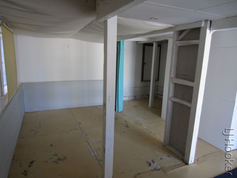 9 Hill Street, Halls Head WA 6210