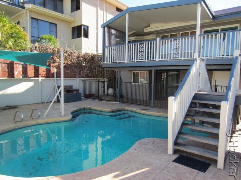 9 Hill Street, Halls Head WA 6210