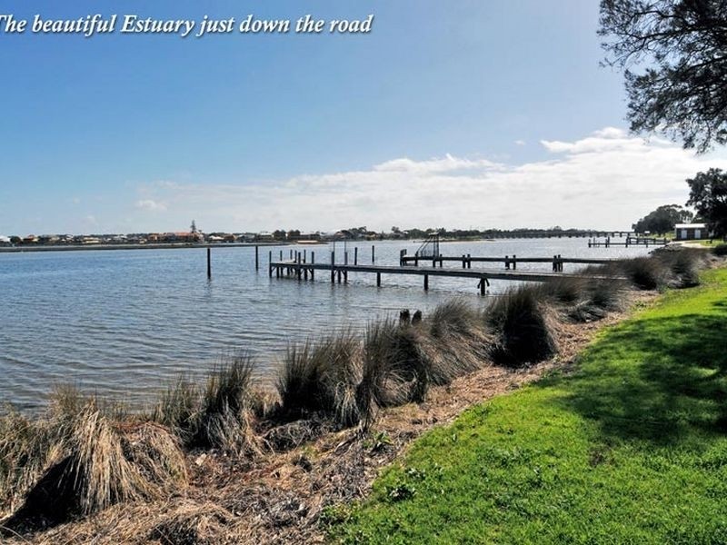 30 Leslie Street, Dudley Park WA 6210