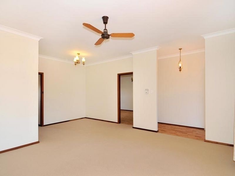 30 Leslie Street, Dudley Park WA 6210