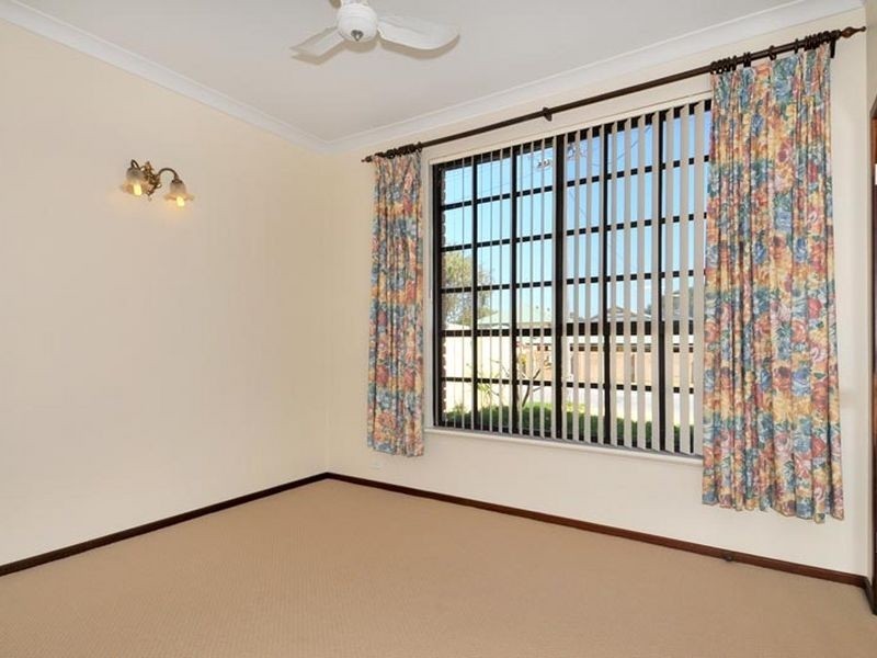 30 Leslie Street, Dudley Park WA 6210