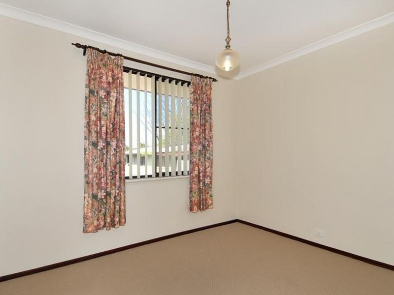 30 Leslie Street, Dudley Park WA 6210