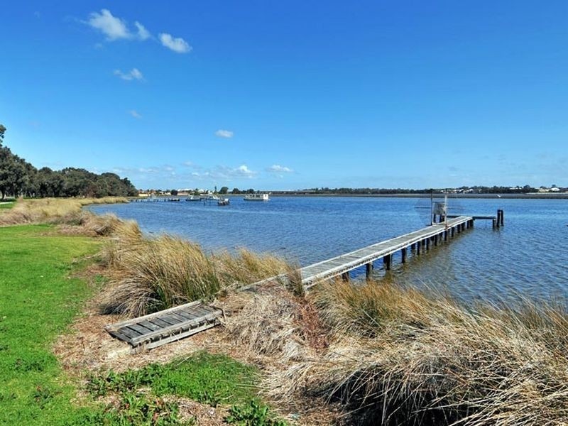 30 Leslie Street, Dudley Park WA 6210