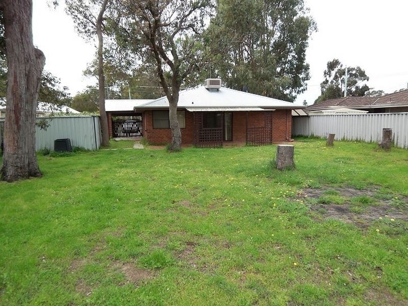 4 Duverney Cres, Coodanup WA 6210