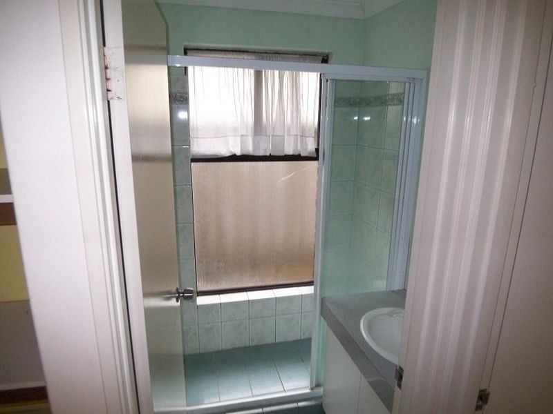 4 Duverney Cres, Coodanup WA 6210