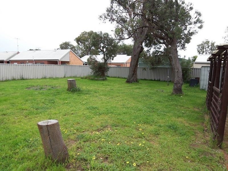 4 Duverney Cres, Coodanup WA 6210