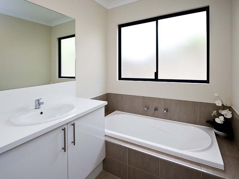 34 Buckingham Drive, Wannanup WA 6210