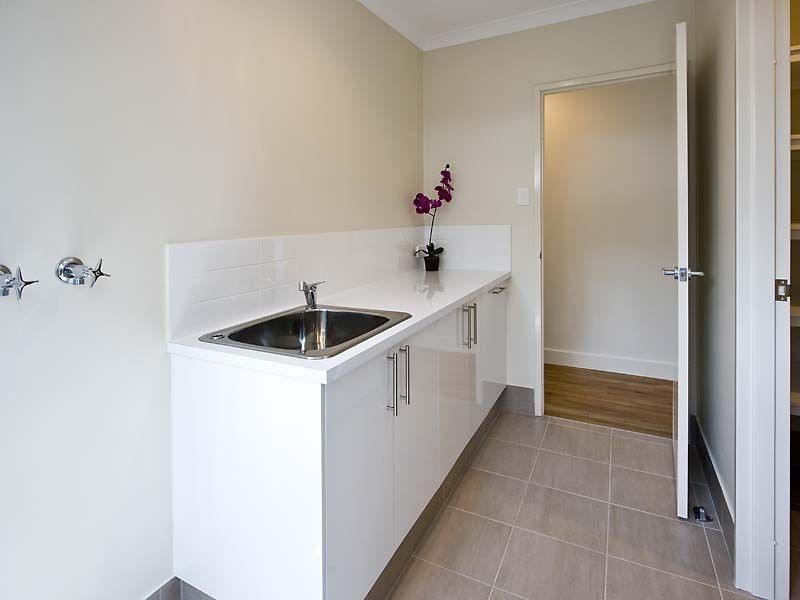 34 Buckingham Drive, Wannanup WA 6210