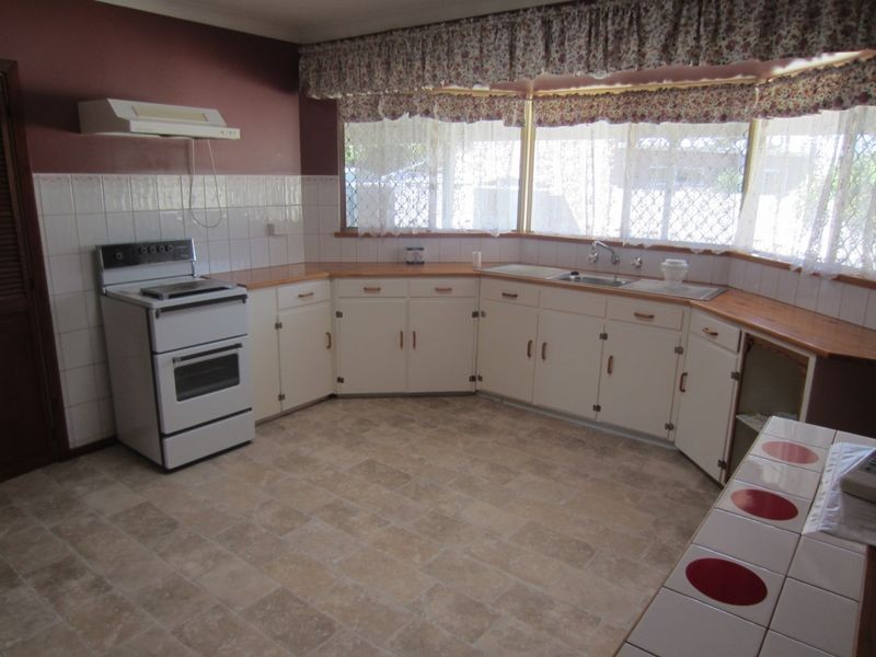 5 Ninda Street, Coodanup WA 6210