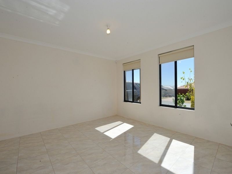 32b Guillardon Terrace, Madora Bay WA 6210