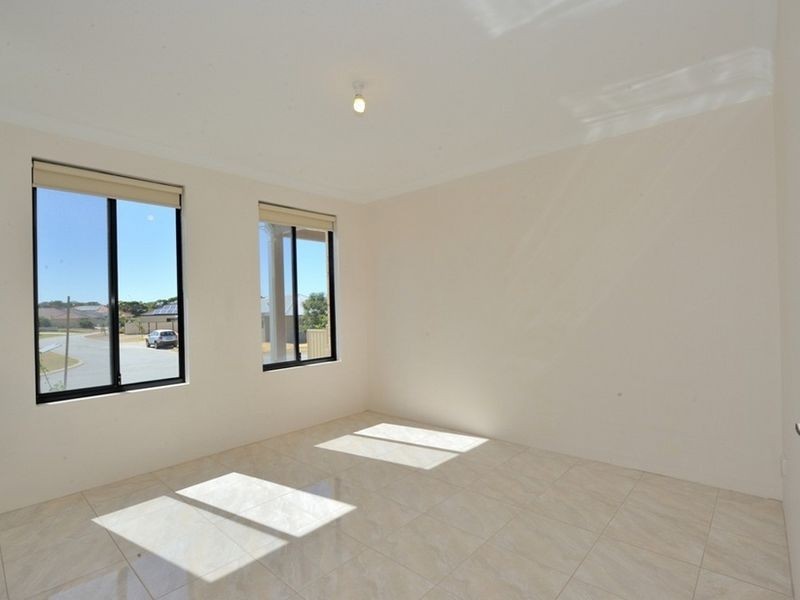 32b Guillardon Terrace, Madora Bay WA 6210