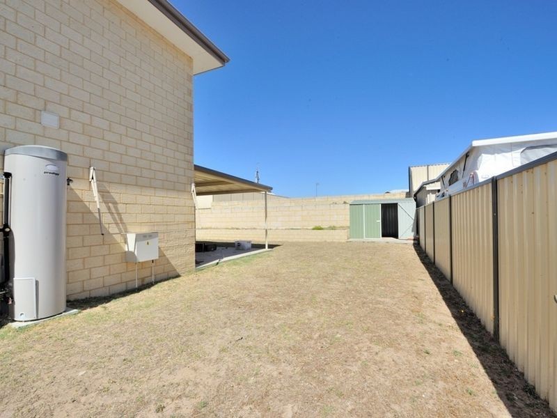 32b Guillardon Terrace, Madora Bay WA 6210