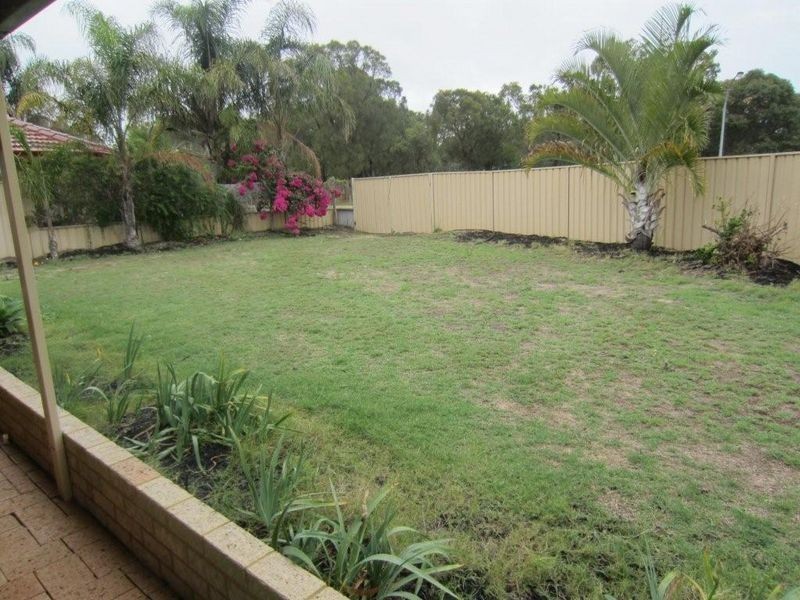 1 Rosebud Place, Halls Head WA 6210