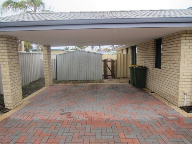 1 Rosebud Place, Halls Head WA 6210