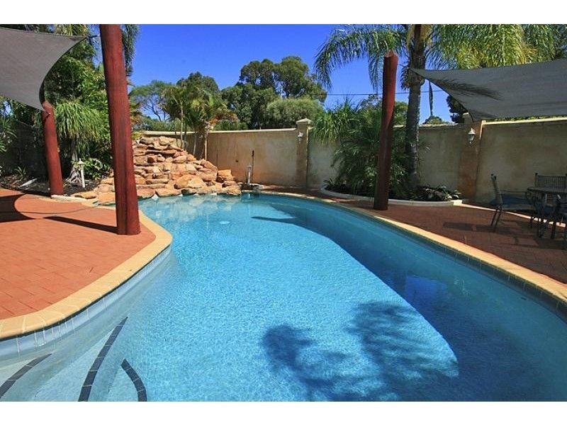 2 Carrick Cross, Greenfields WA 6210