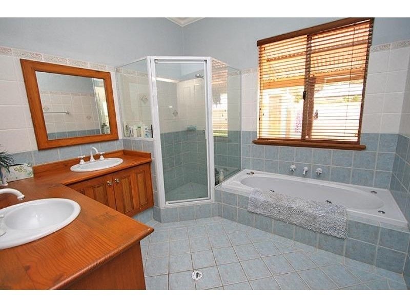 2 Carrick Cross, Greenfields WA 6210