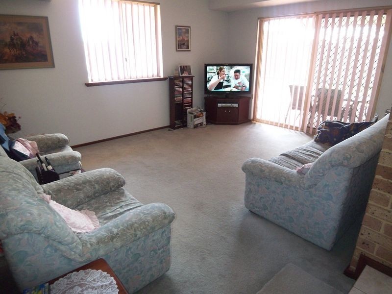 68 Oakmont Avenue, Meadow Springs WA 6210