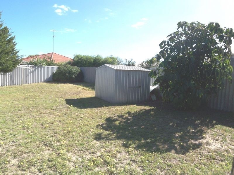 4 Troy Place, San Remo WA 6210