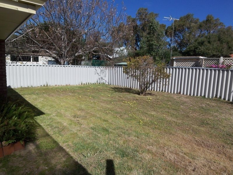4 Troy Place, San Remo WA 6210
