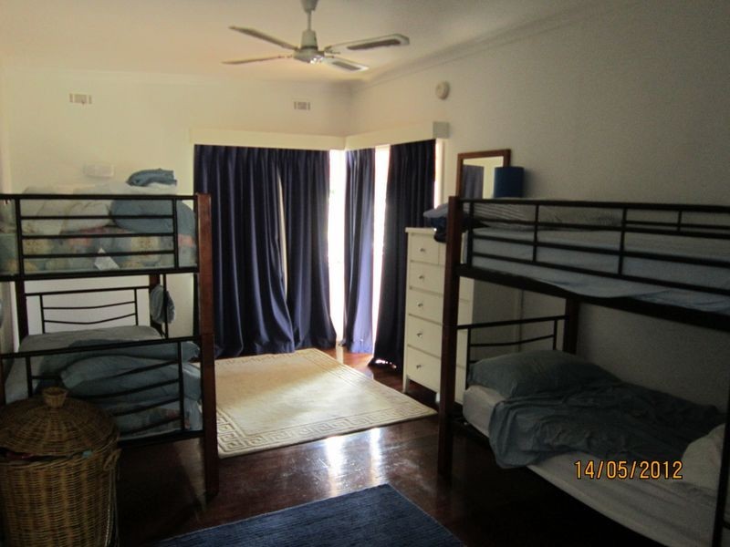 9 Valley Road, Halls Head WA 6210